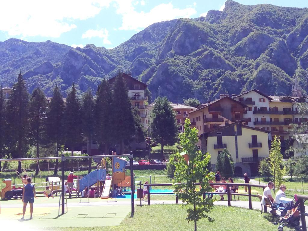 Bilocale A Piazza Brembana Apartment Екстериор снимка